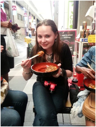 Comiendo takoyaki