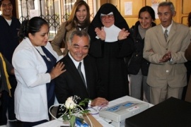 Embajador Tsubaki con equipos entregados